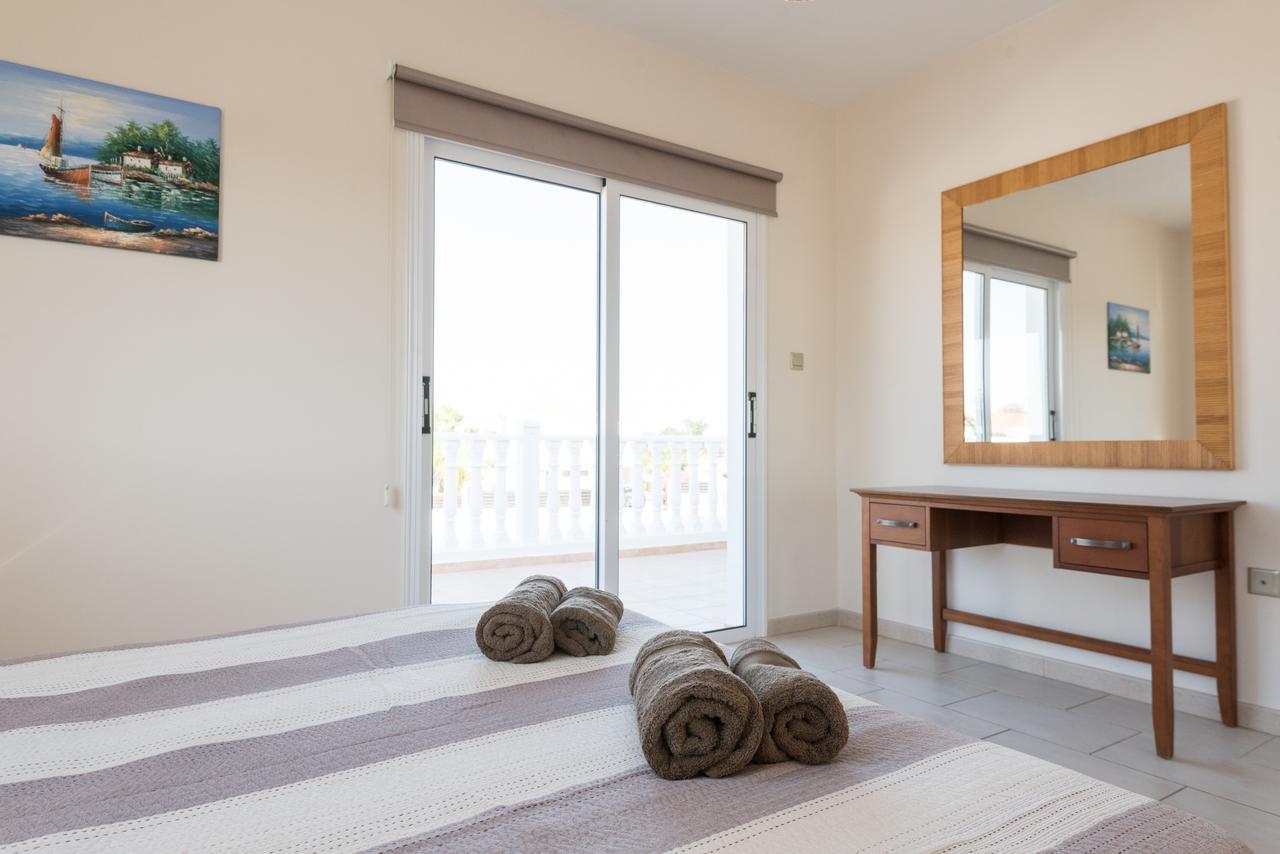 Villa Valmare Ayia Napa Bagian luar foto
